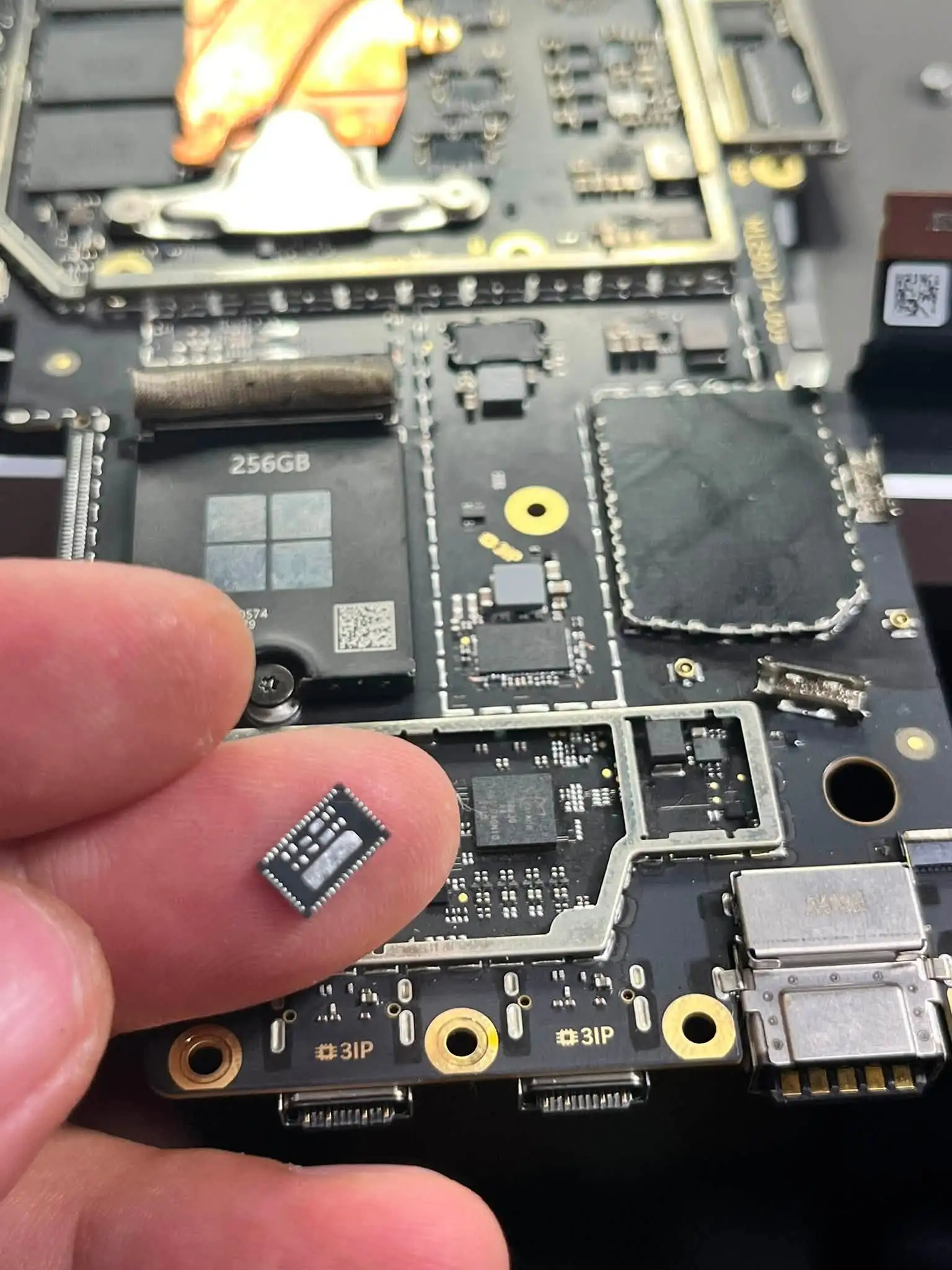 เปลี่ยนจอ Notebook Asus